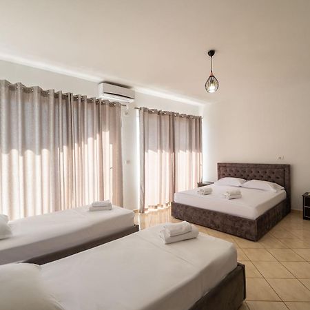 Alnes Hotel Sarande Ngoại thất bức ảnh