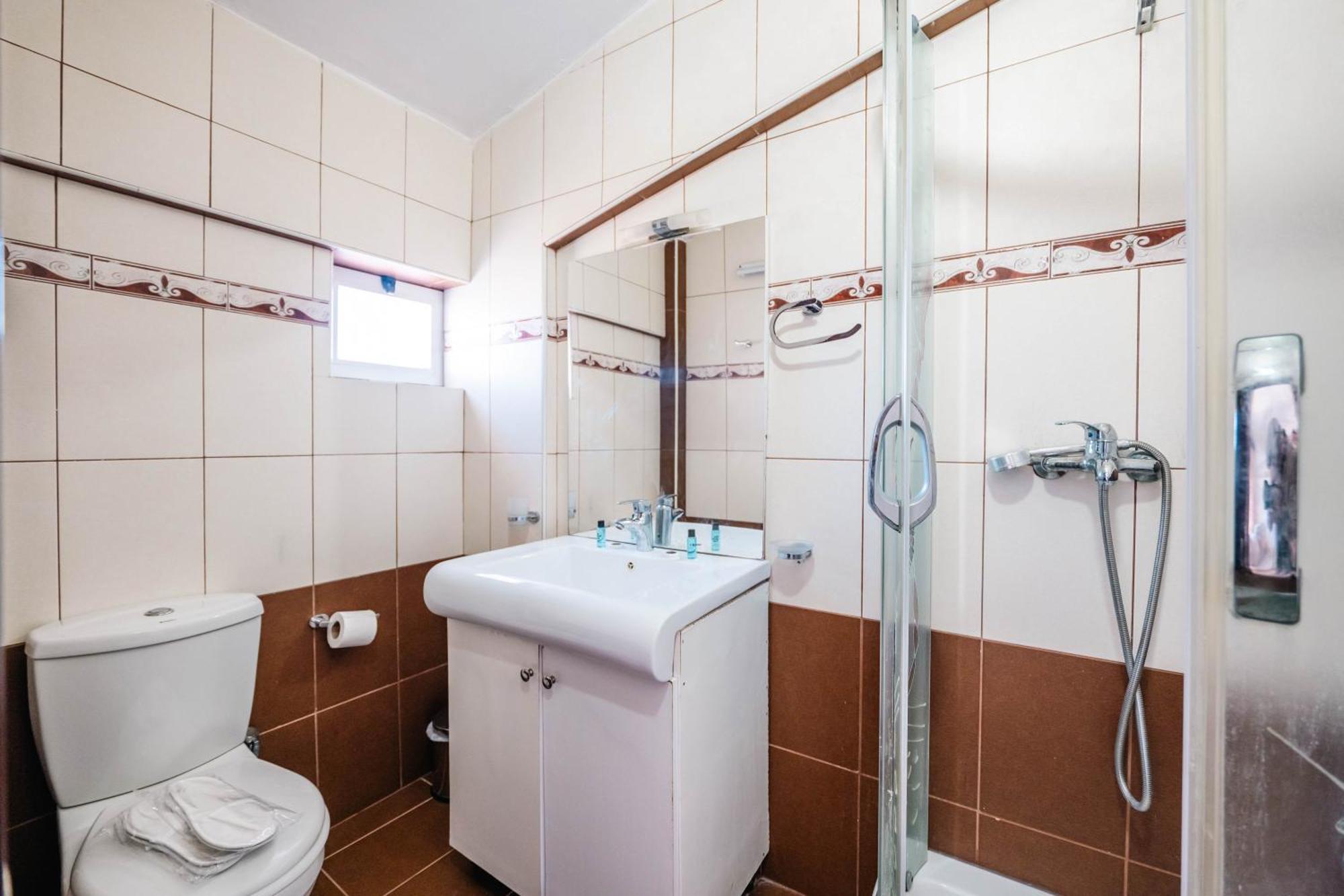 Alnes Hotel Sarande Ngoại thất bức ảnh