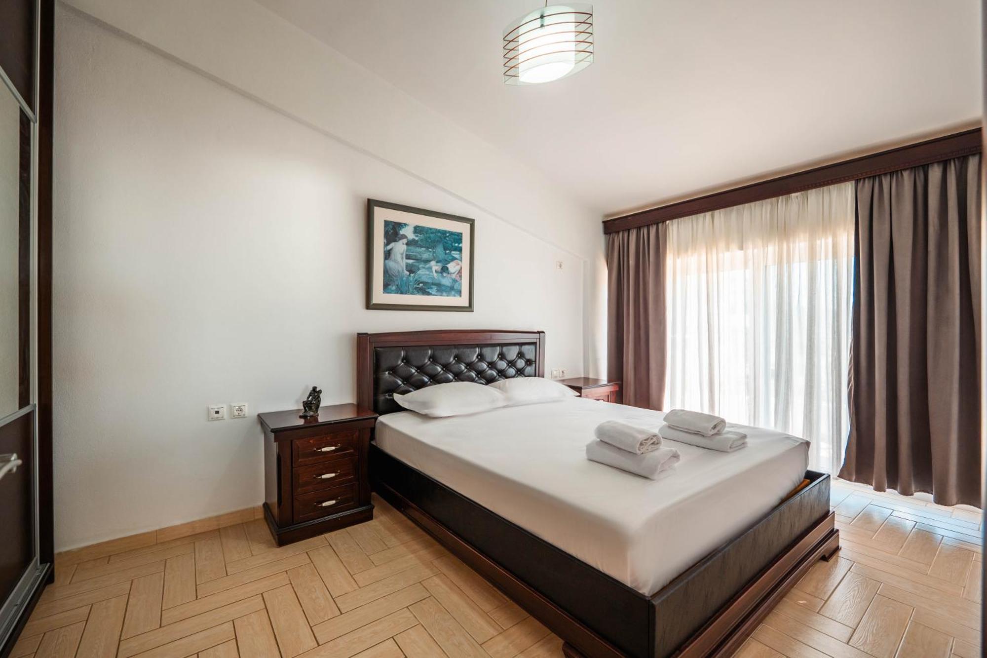 Alnes Hotel Sarande Ngoại thất bức ảnh