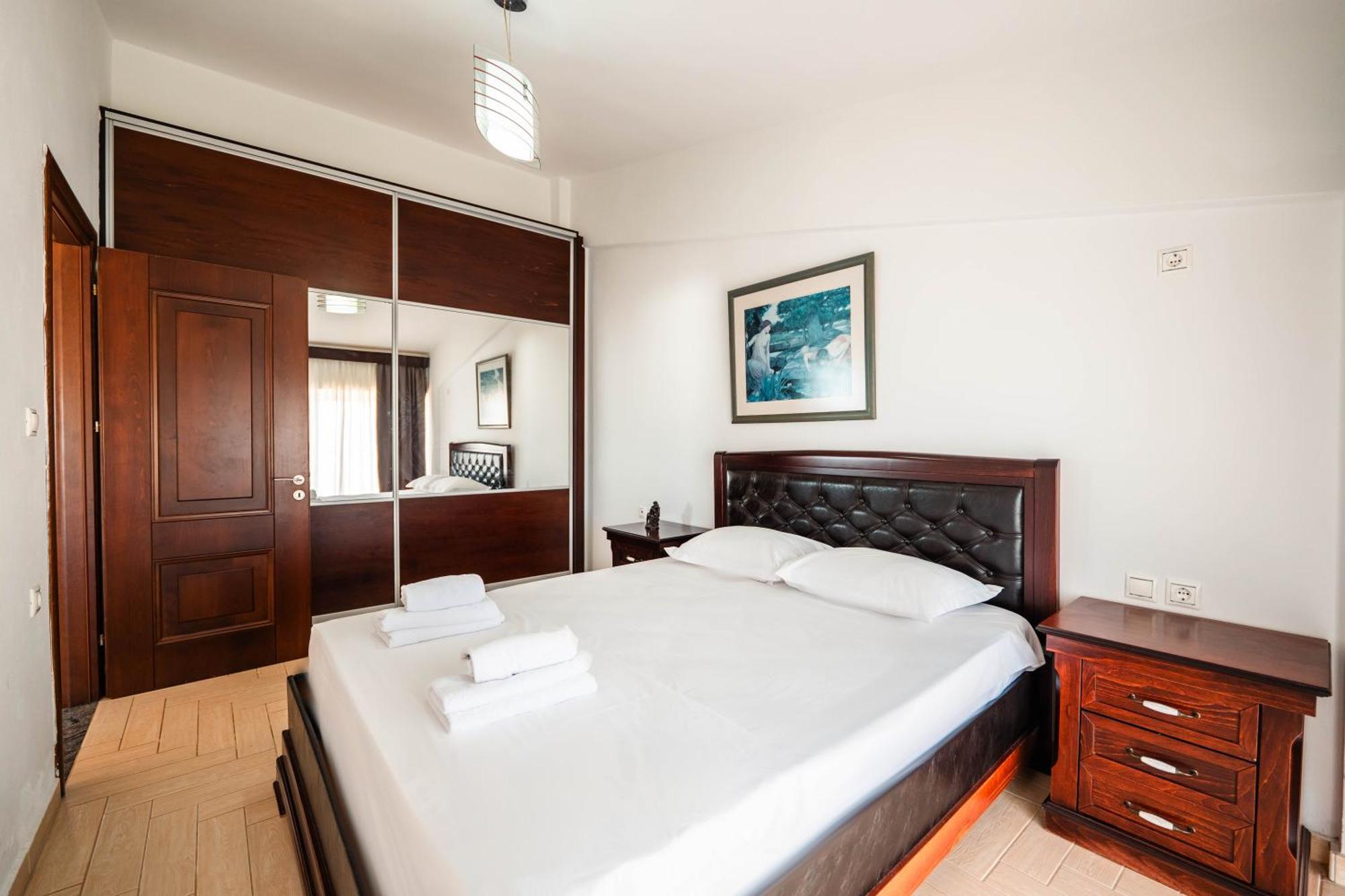 Alnes Hotel Sarande Ngoại thất bức ảnh