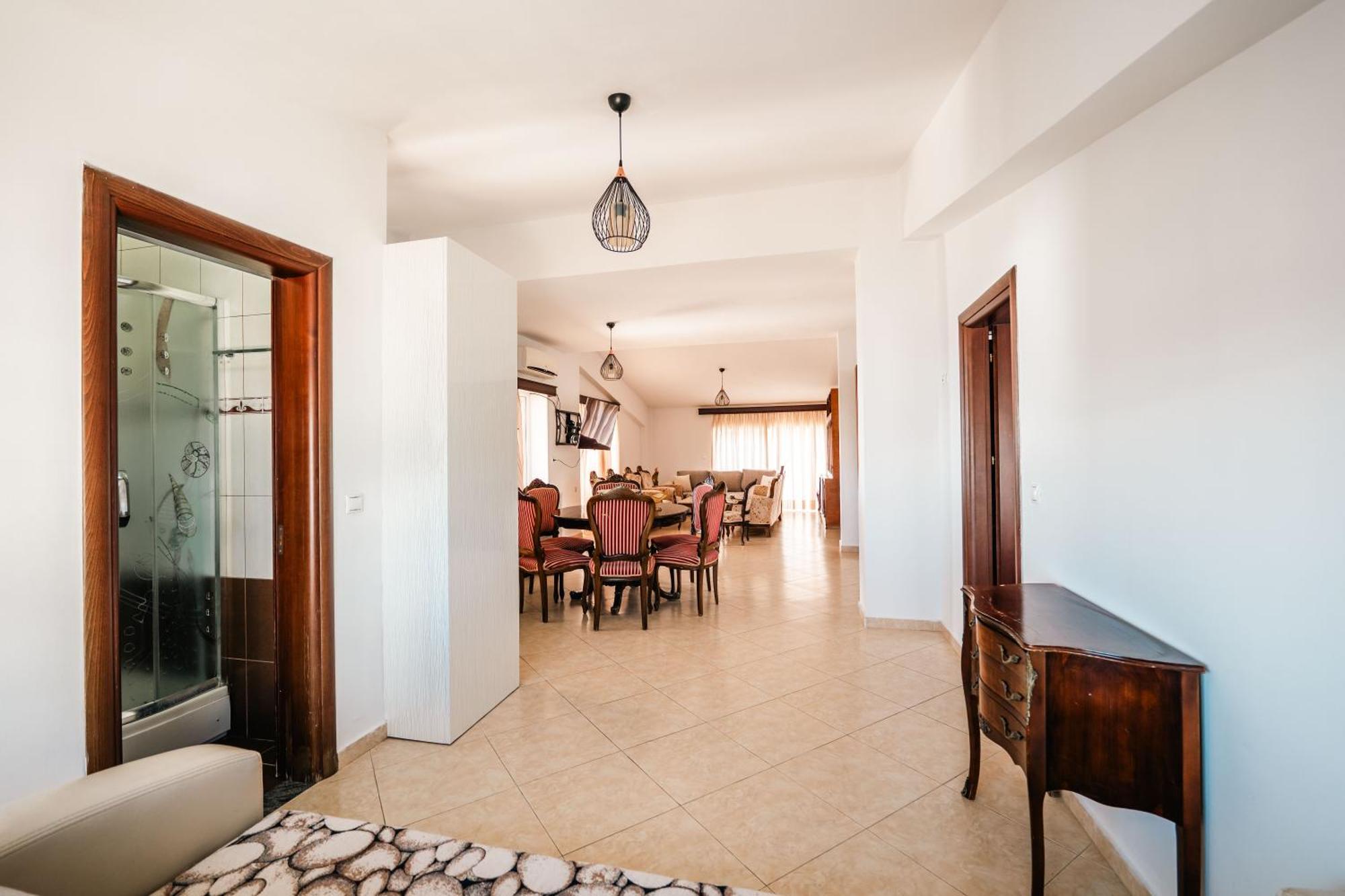 Alnes Hotel Sarande Ngoại thất bức ảnh