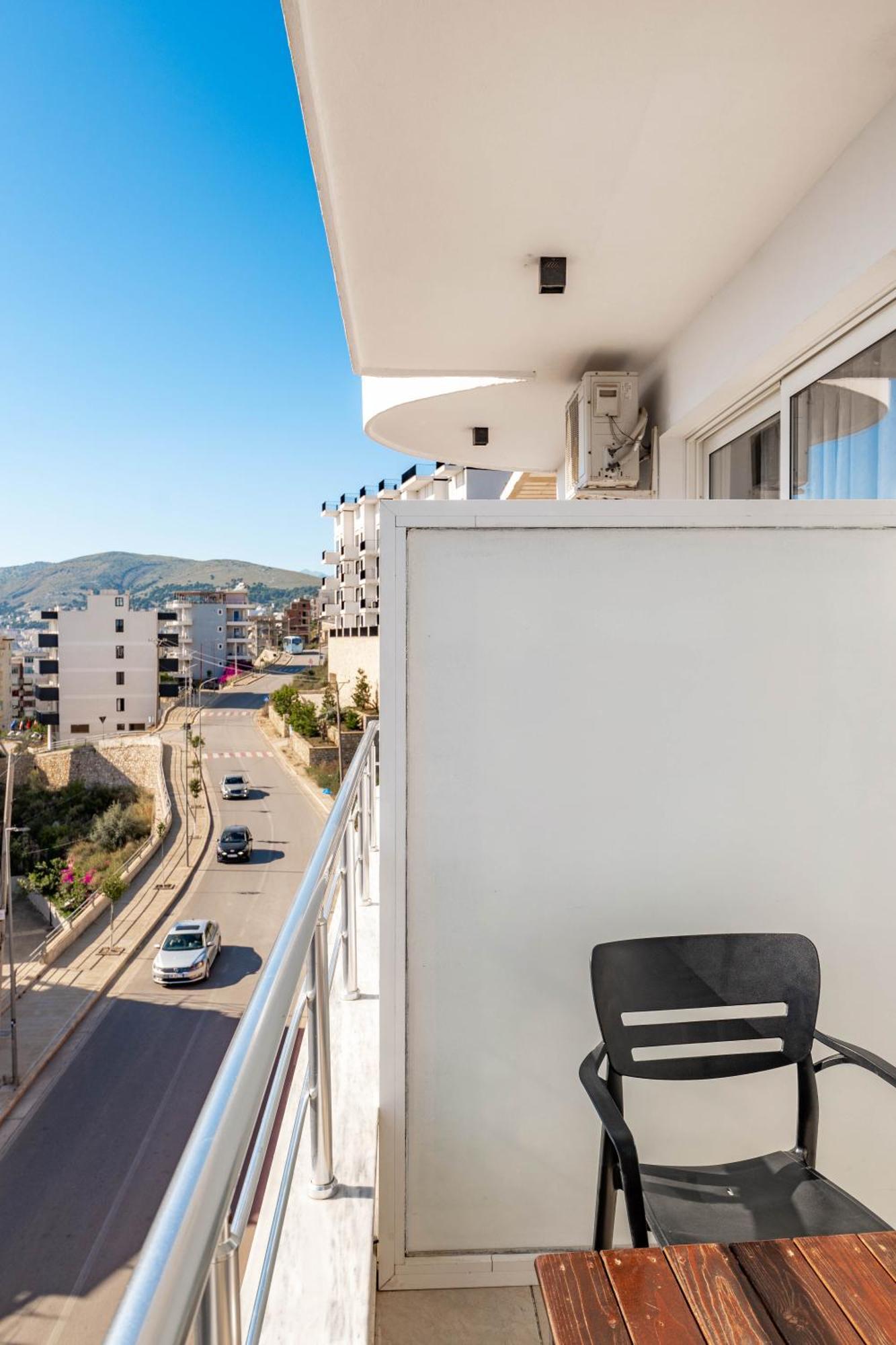 Alnes Hotel Sarande Ngoại thất bức ảnh