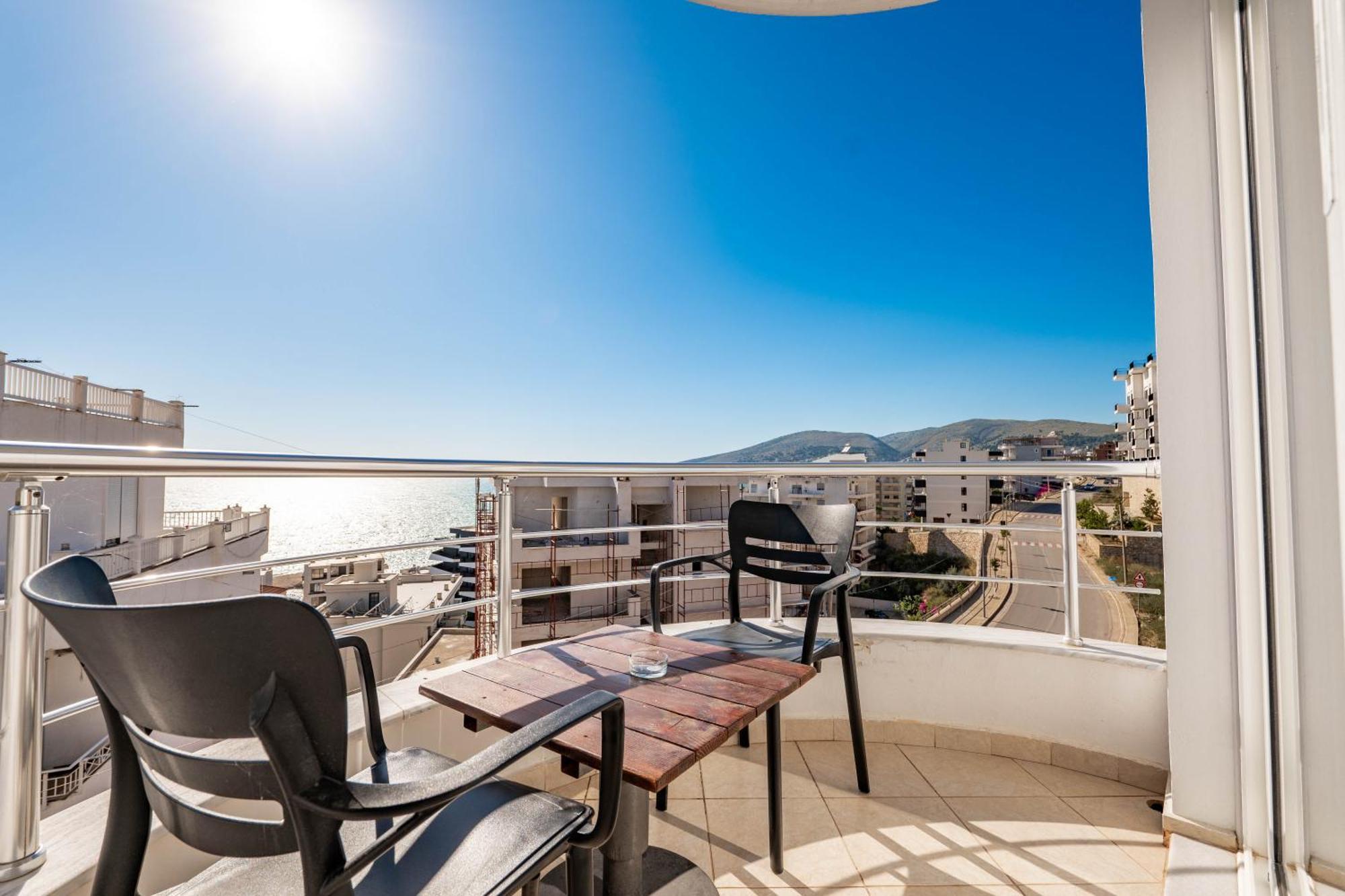 Alnes Hotel Sarande Ngoại thất bức ảnh