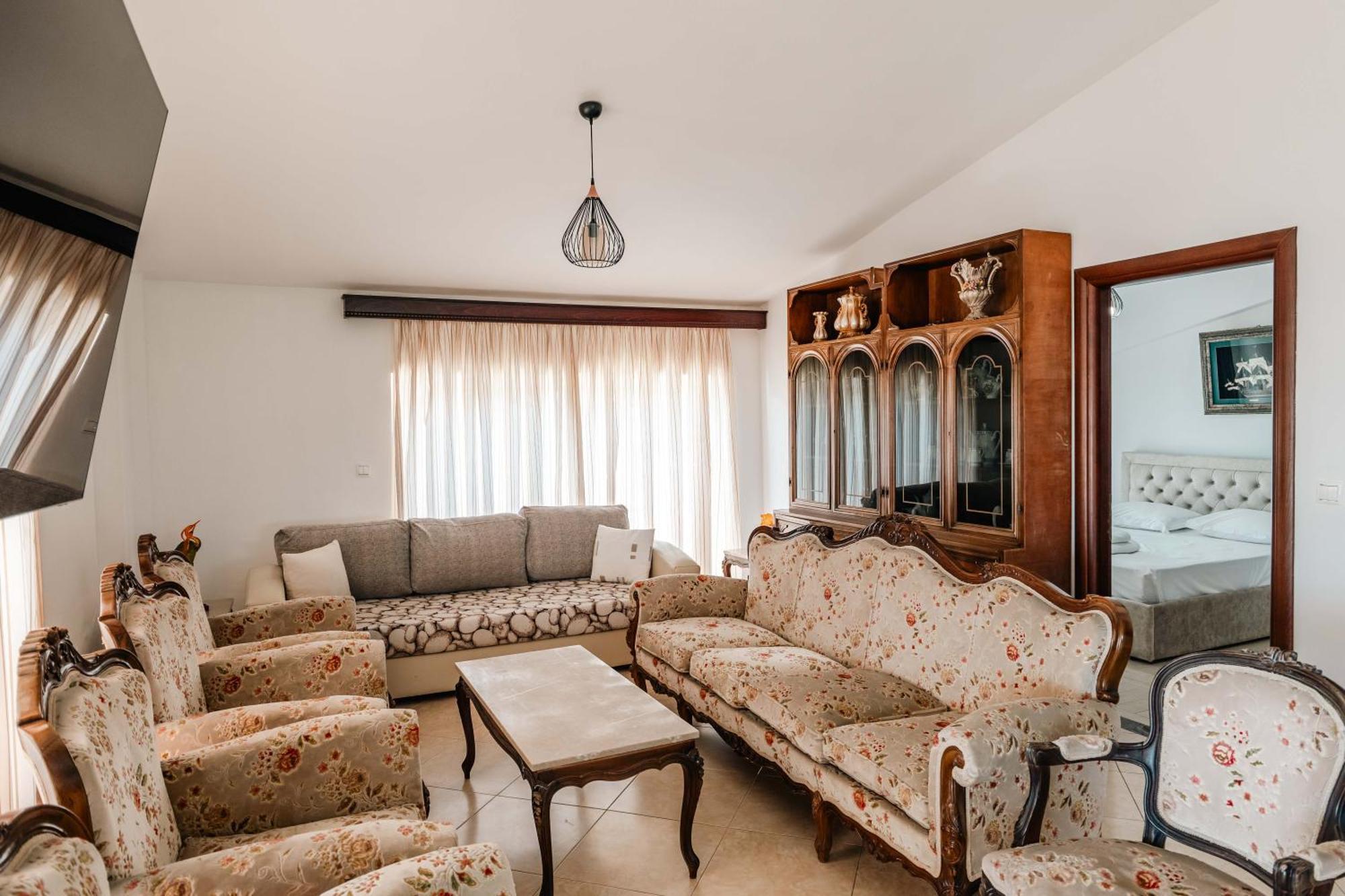 Alnes Hotel Sarande Ngoại thất bức ảnh