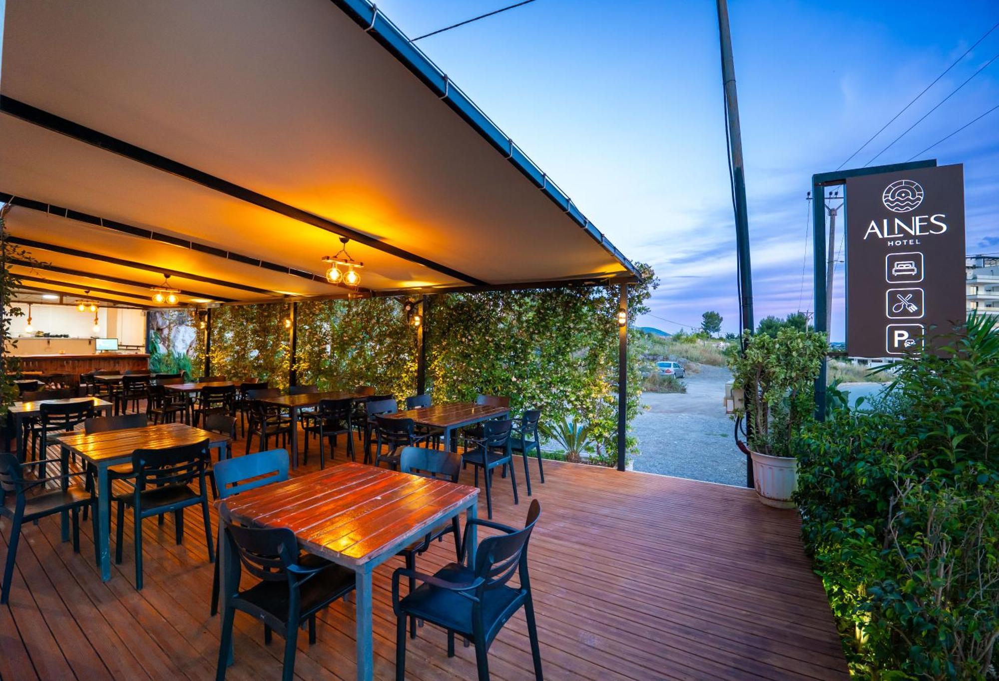 Alnes Hotel Sarande Ngoại thất bức ảnh