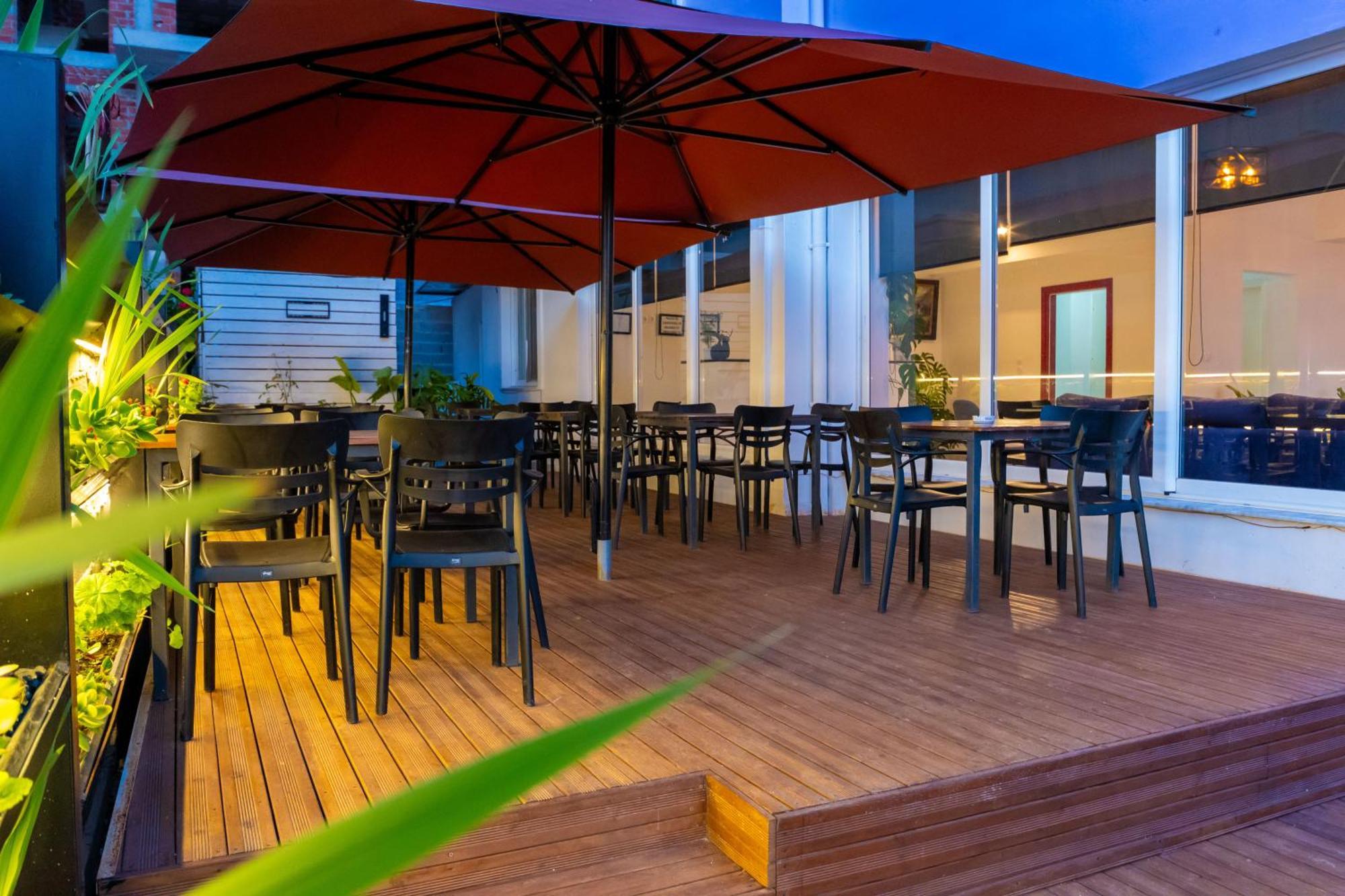 Alnes Hotel Sarande Ngoại thất bức ảnh